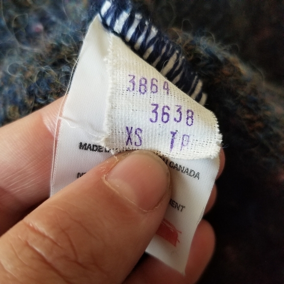 Sold VINTAGE 100% Wool Multicolor Cardigan - Picture 8 of 13